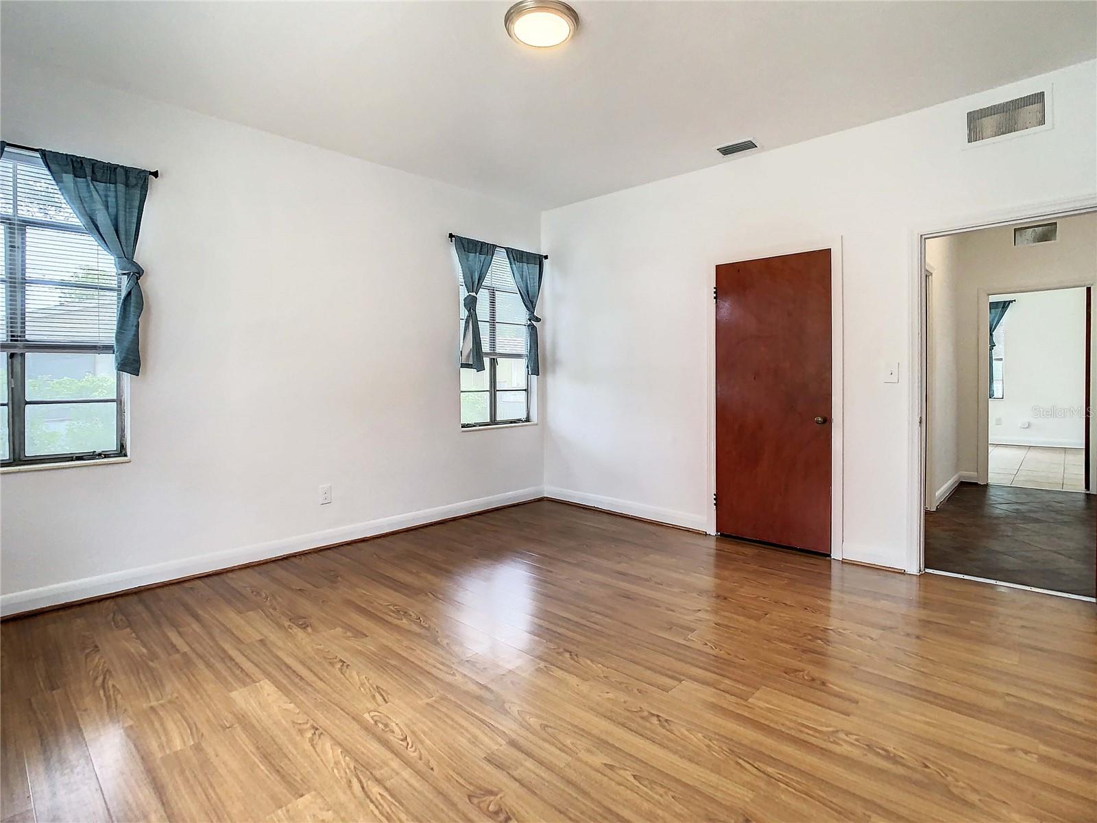 2211 Durham St Property Photo 24