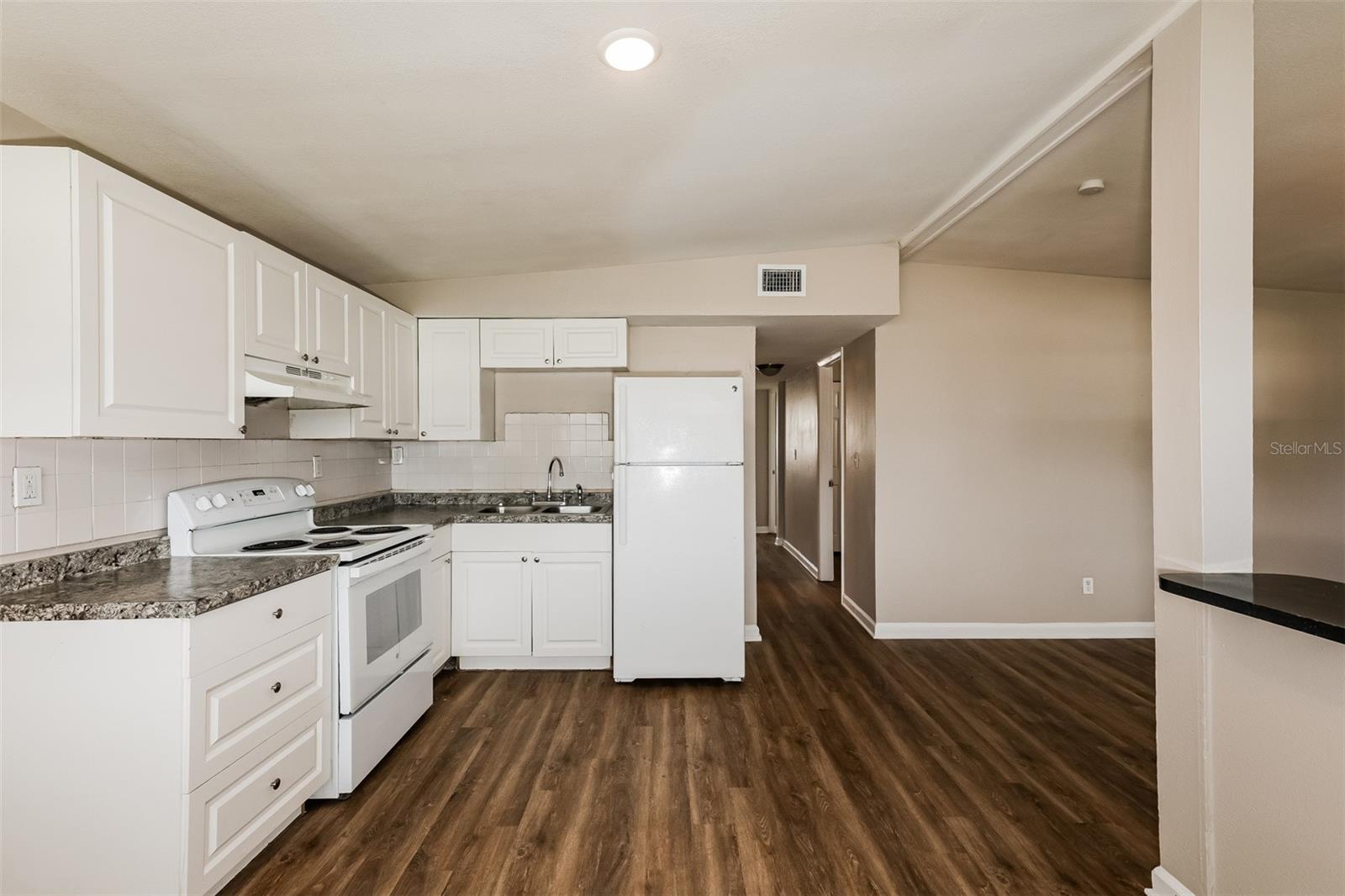 1311 Warrington Way Property Photo 5