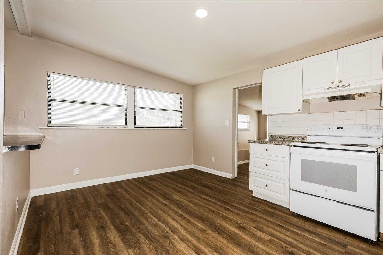 1311 Warrington Way Property Photo 7