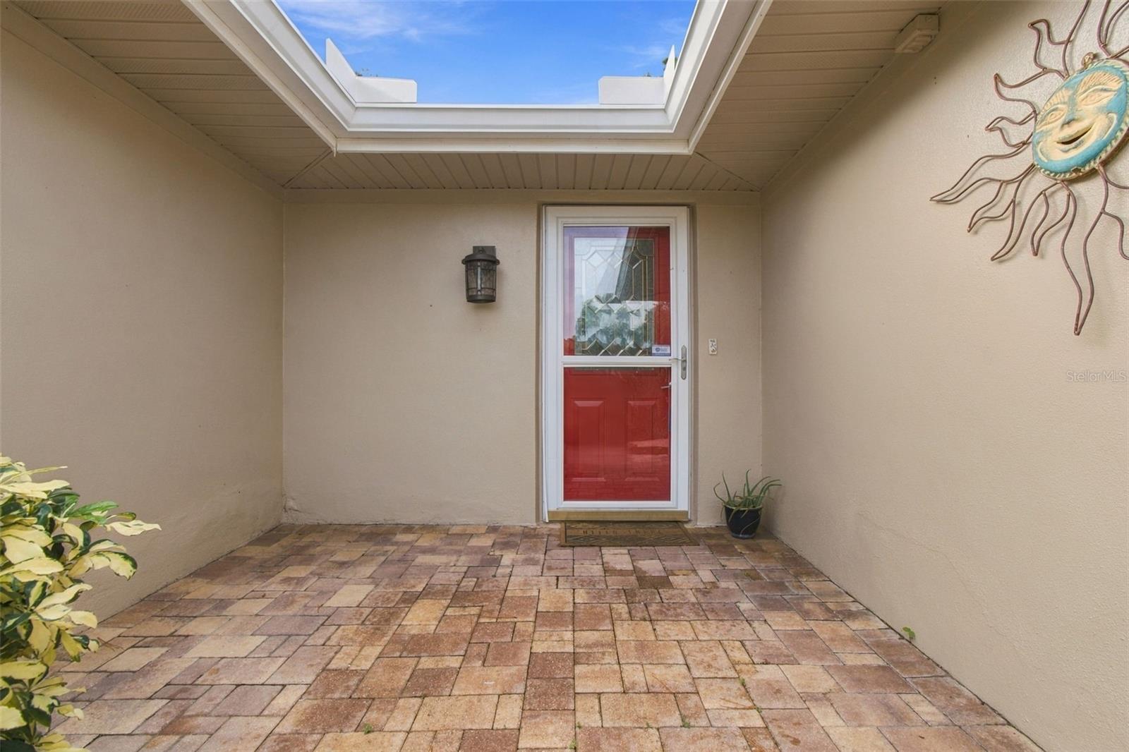 2254 Heron Cir Property Photo 3