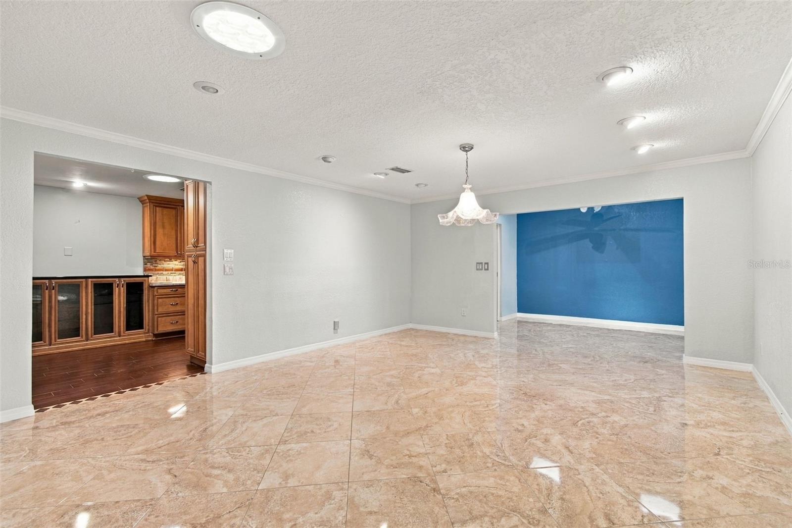 2254 Heron Cir Property Photo 7