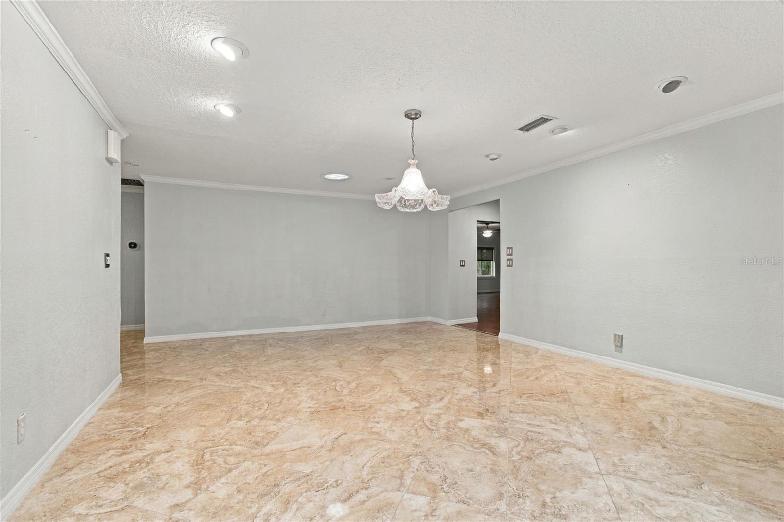 2254 Heron Cir Property Photo 8