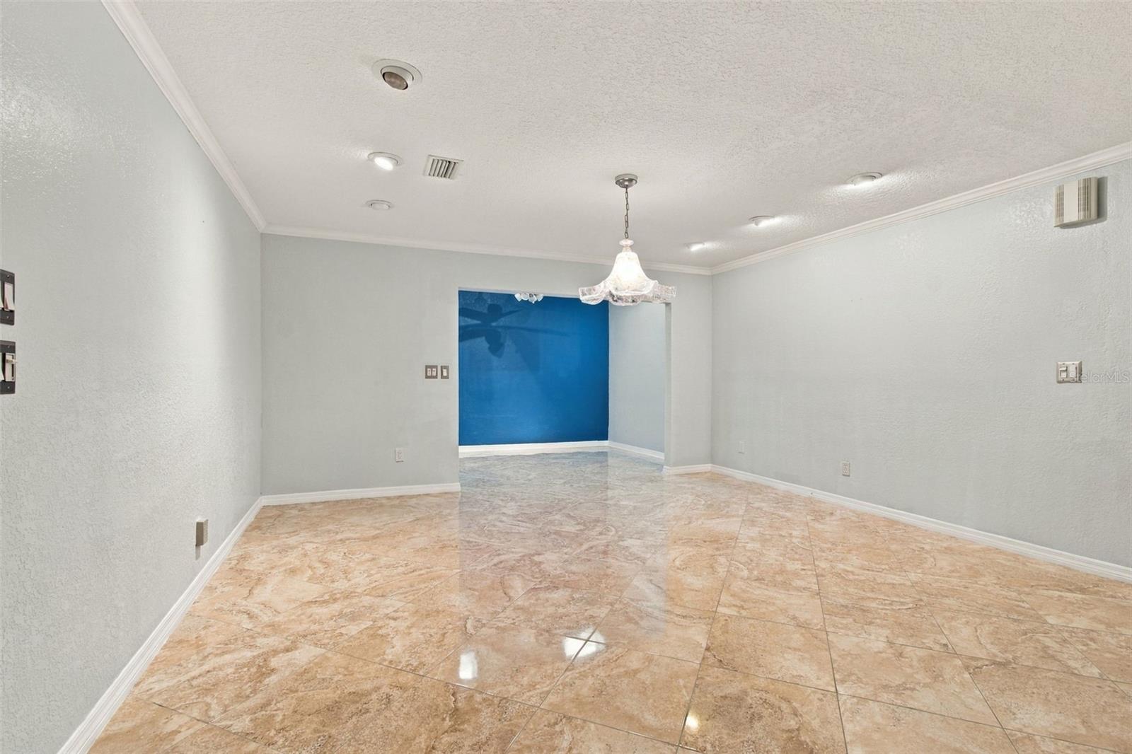 2254 Heron Cir Property Photo 14