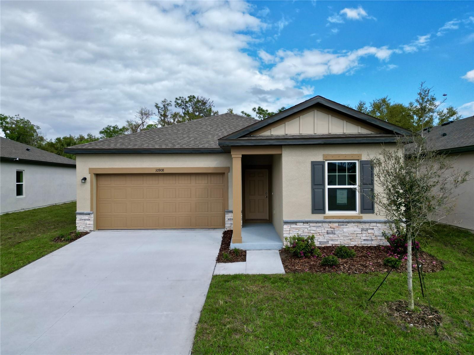 10854 Curving Creek Loop Property Photo 1