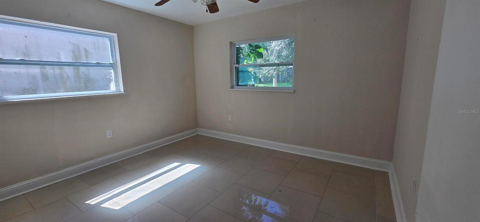 TB8551203 Property Photo 6