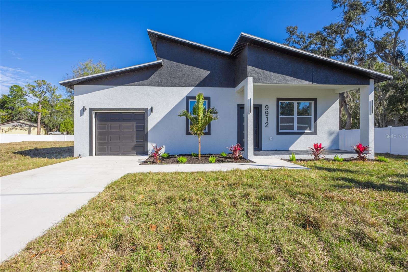 9912 GOLDEN LOOP Property Photo 1