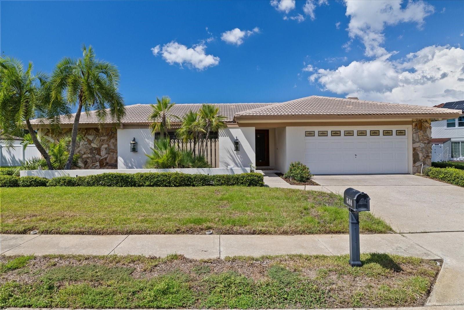 3104 Bluffs Dr Property Photo 1