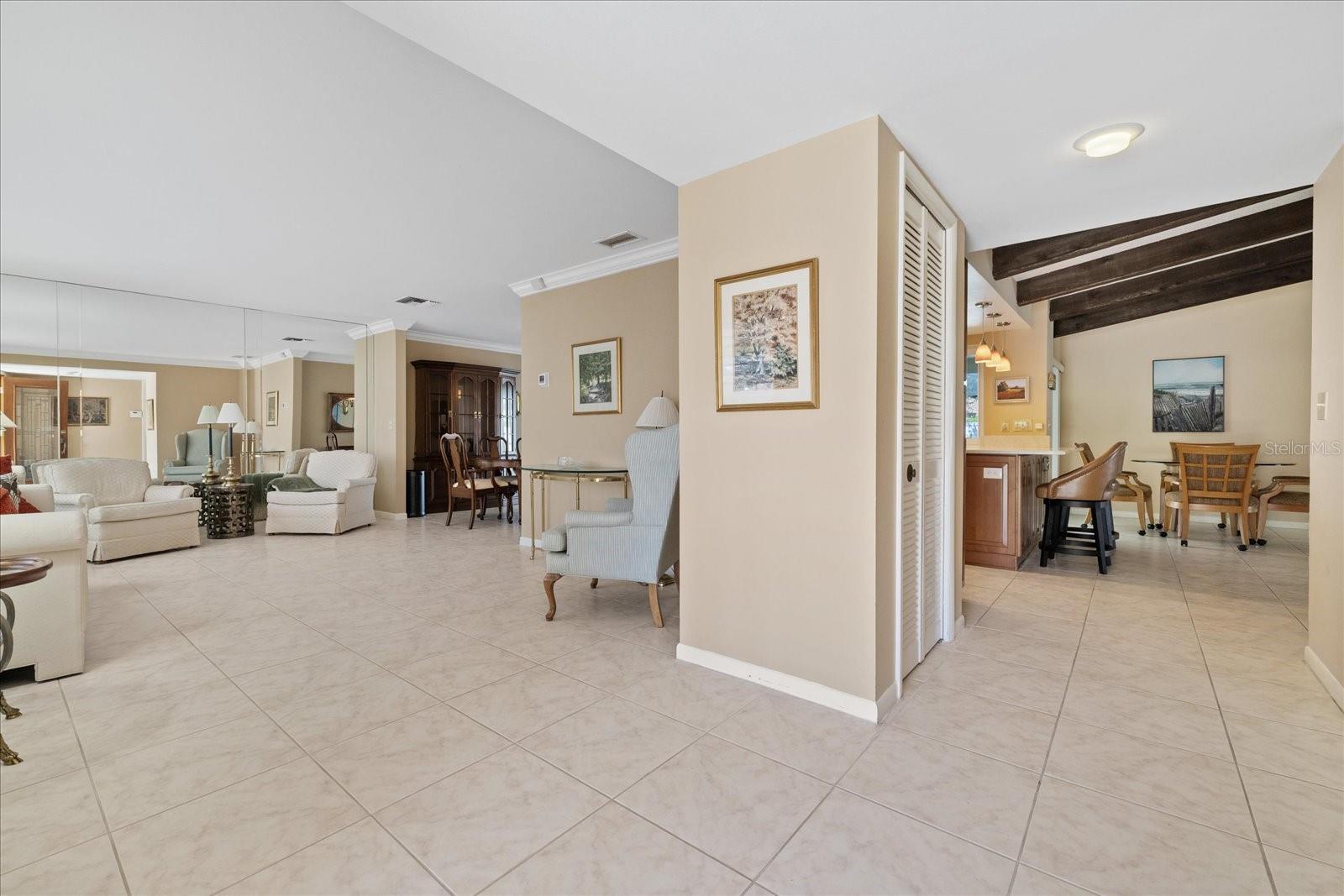 3104 Bluffs Dr Property Photo 7