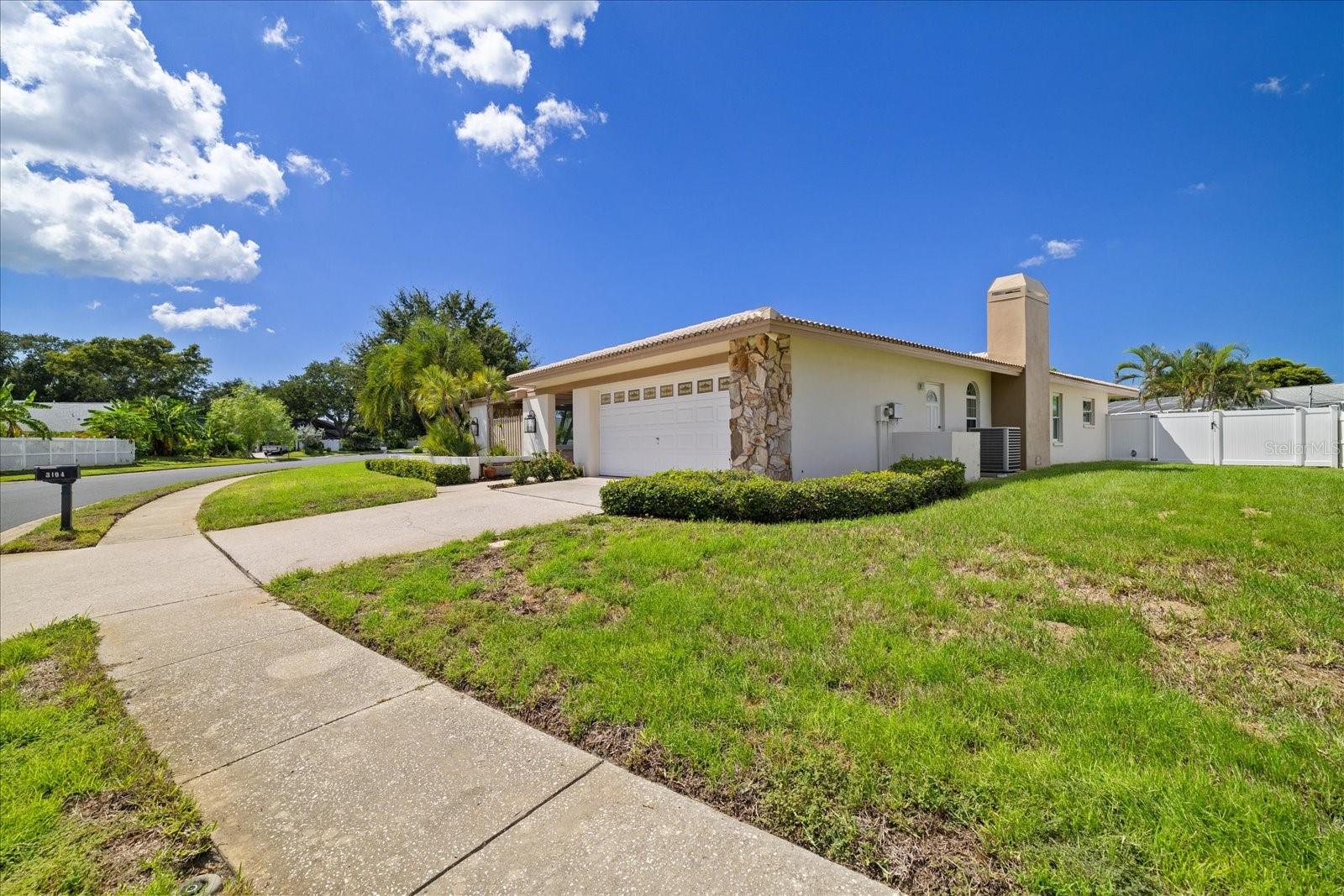 3104 Bluffs Dr Property Photo 54