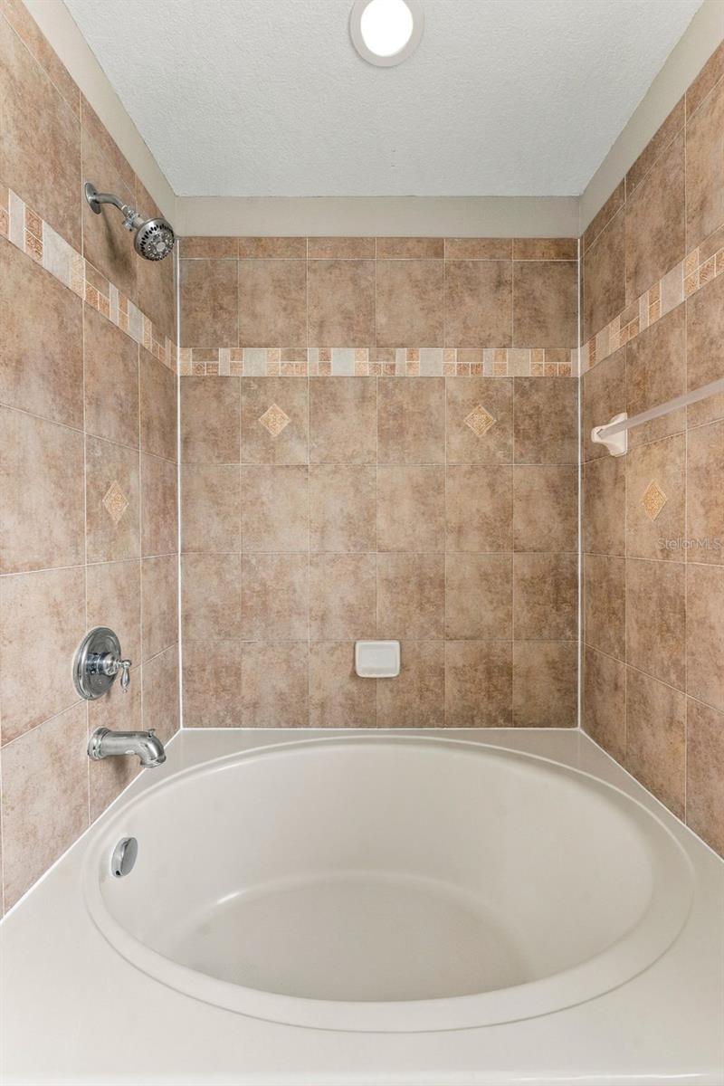 3320 Cardinal Feather Dr Property Photo 23
