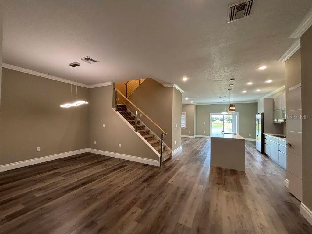 2005 Greenbriar Ter Property Photo 3