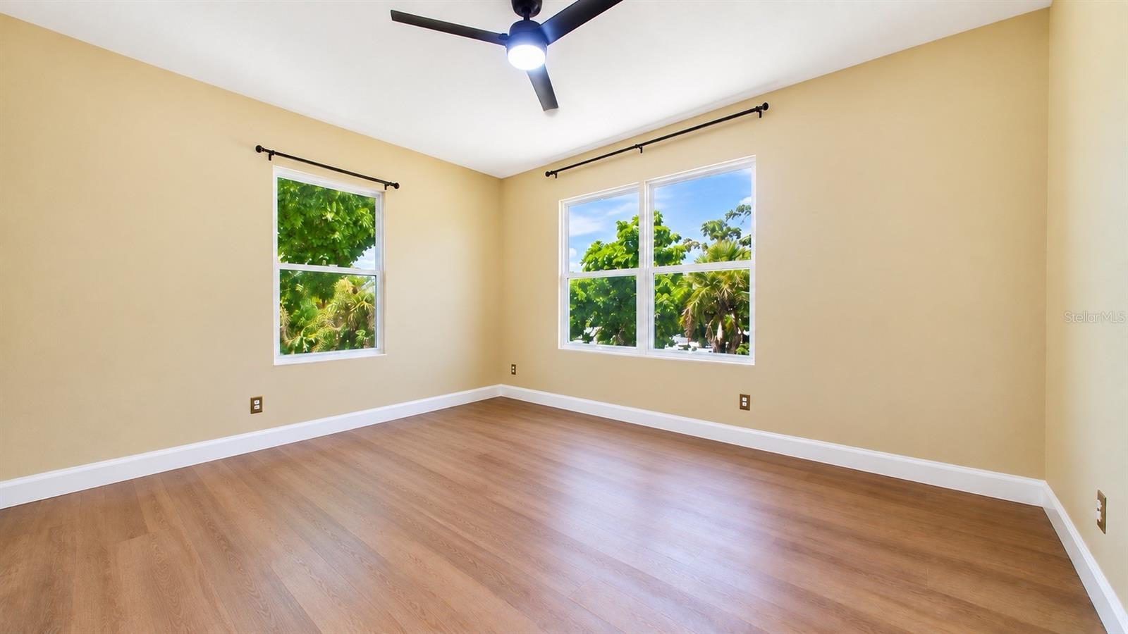 2610 W Cypress St Property Photo 6