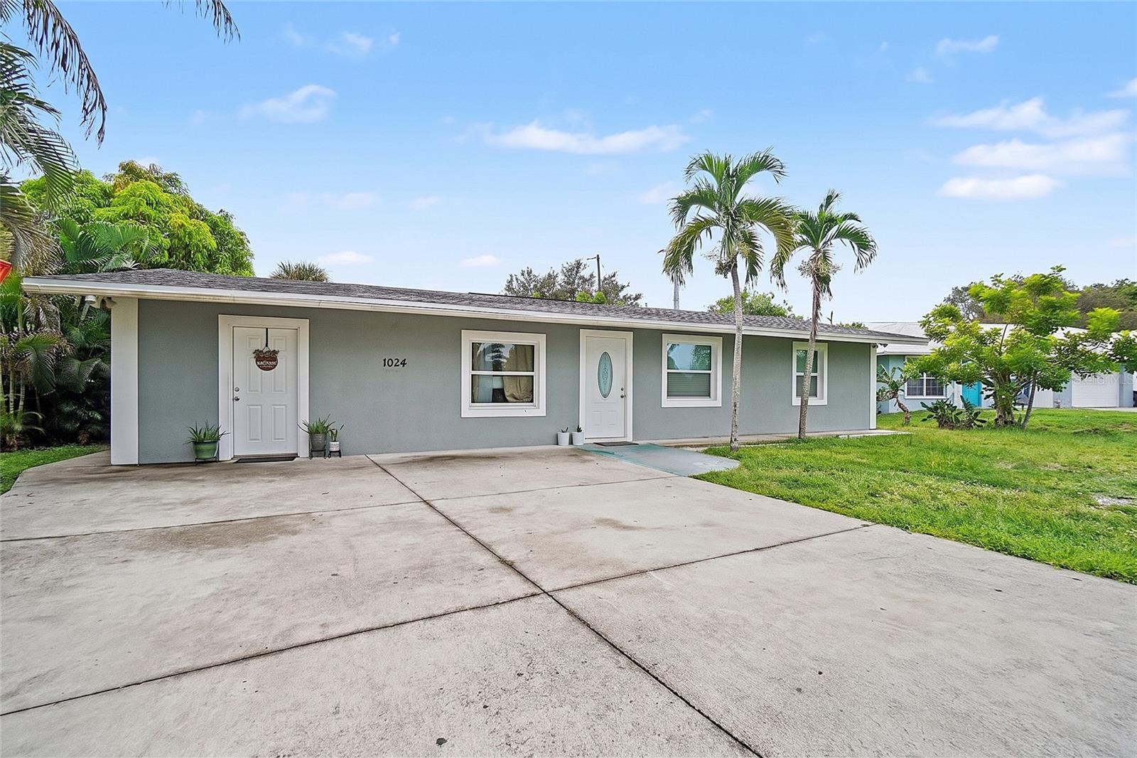 1024 S ALHAMBRA CIR Property Photo 1