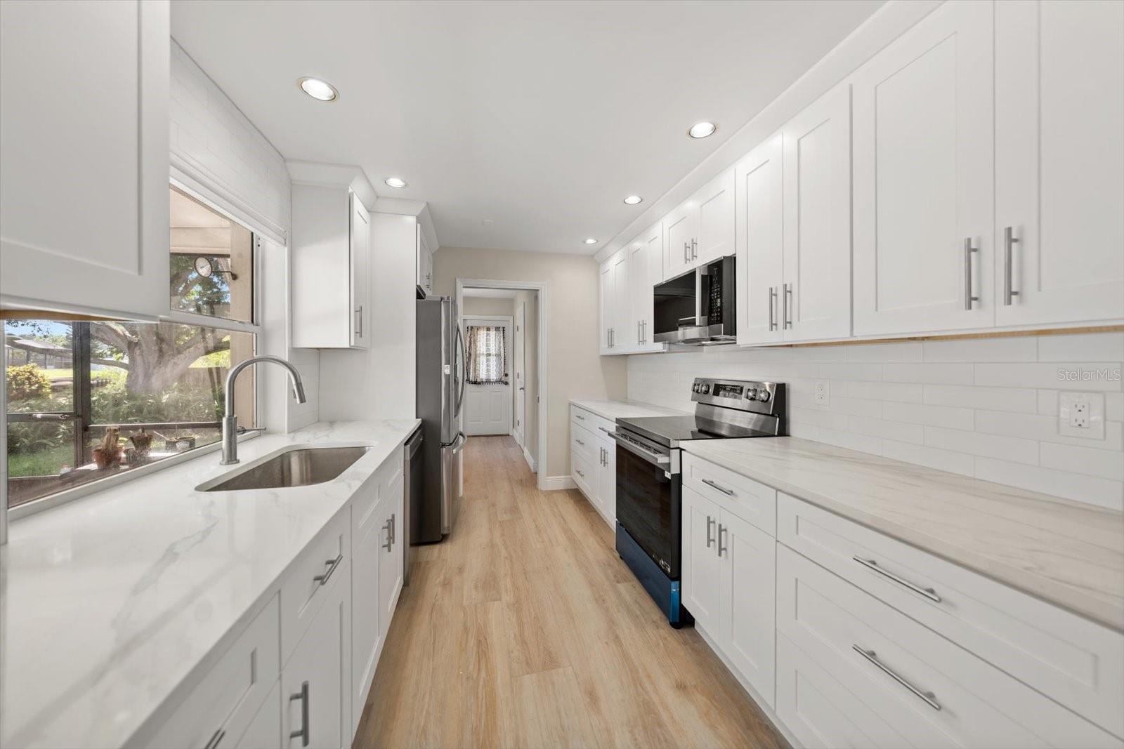 1641 Sherbrook Rd Property Photo 27