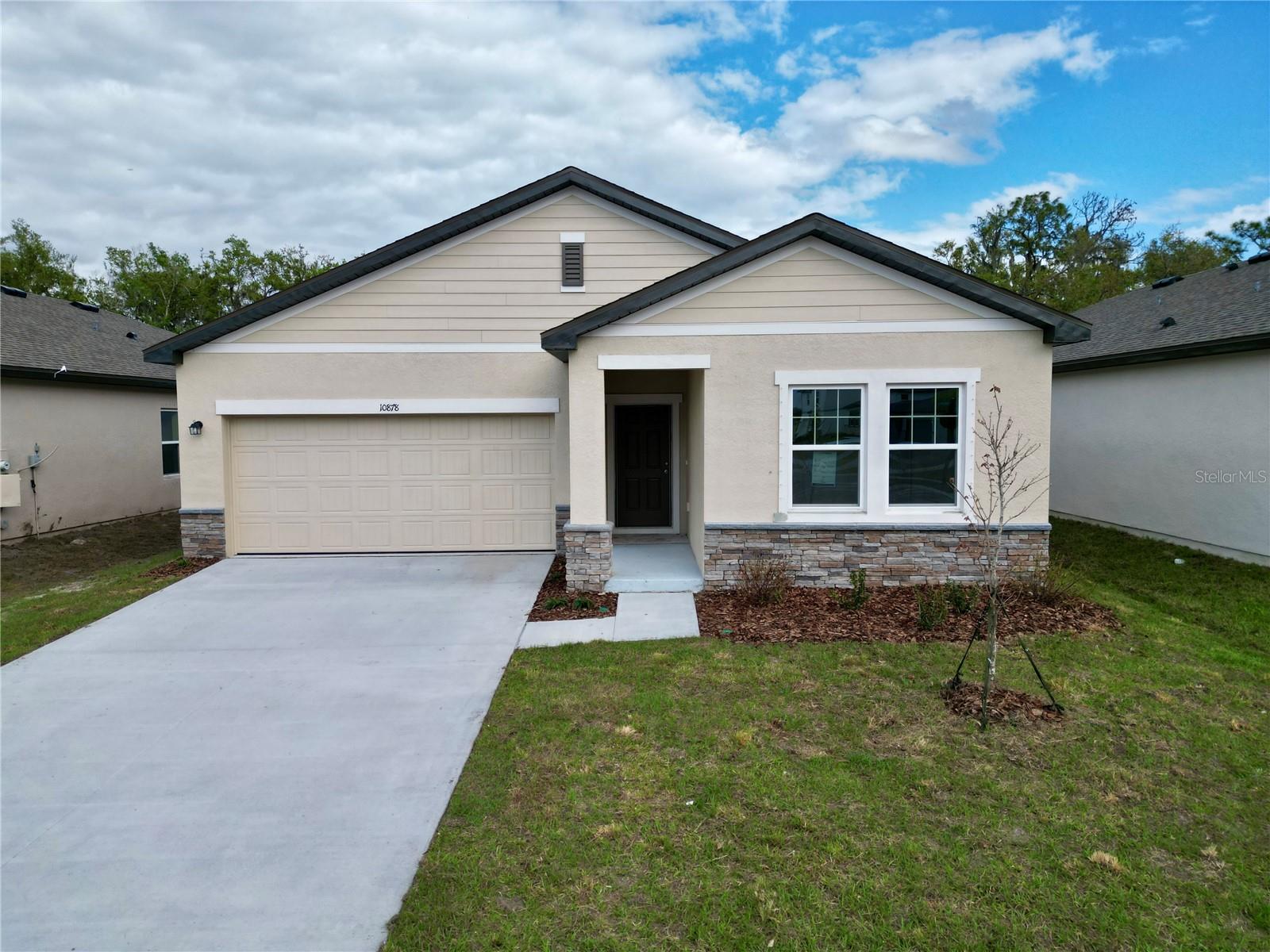 10861 CURVING CREEK LOOP Property Photo 1