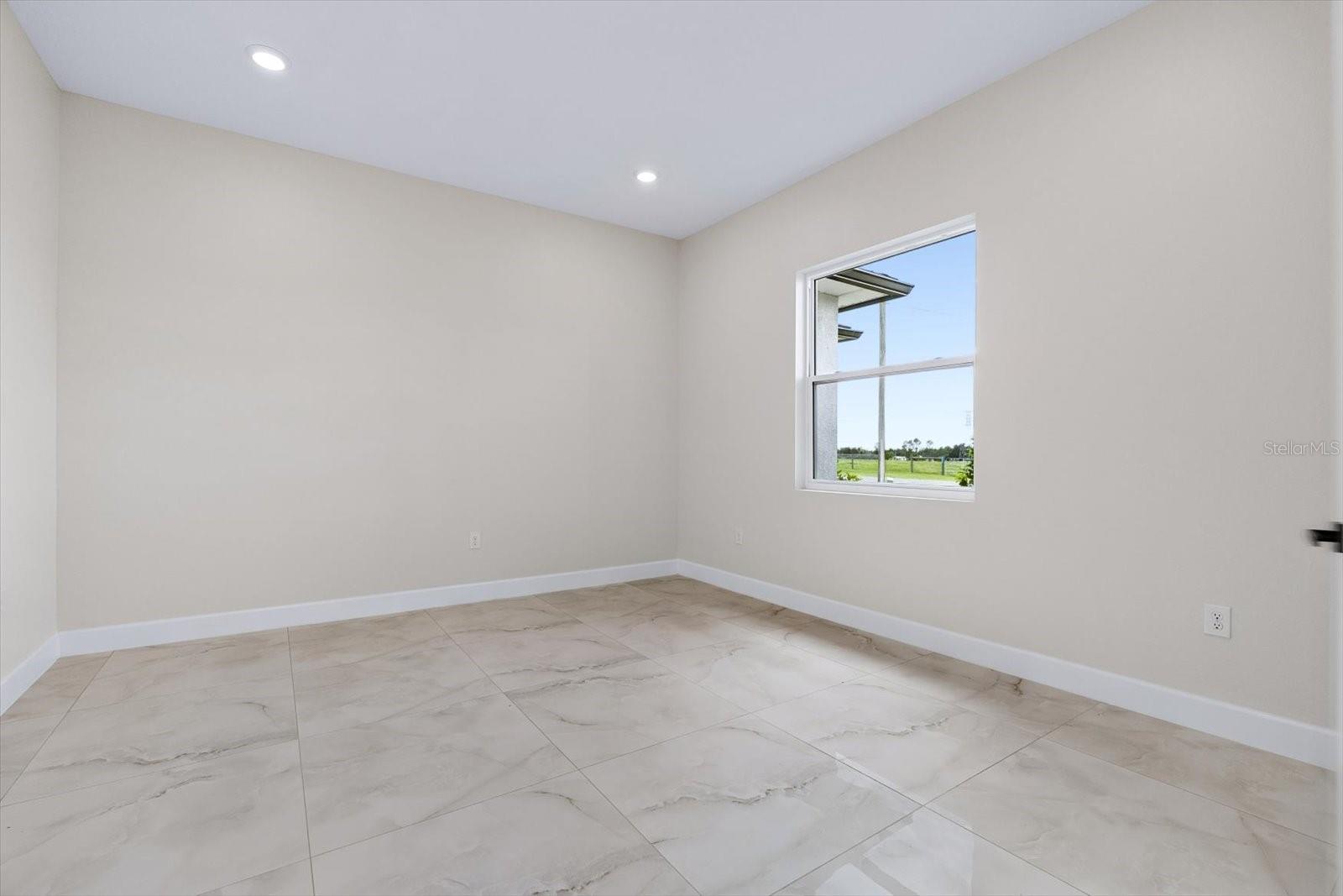 5302 Varn Rd Property Photo 8