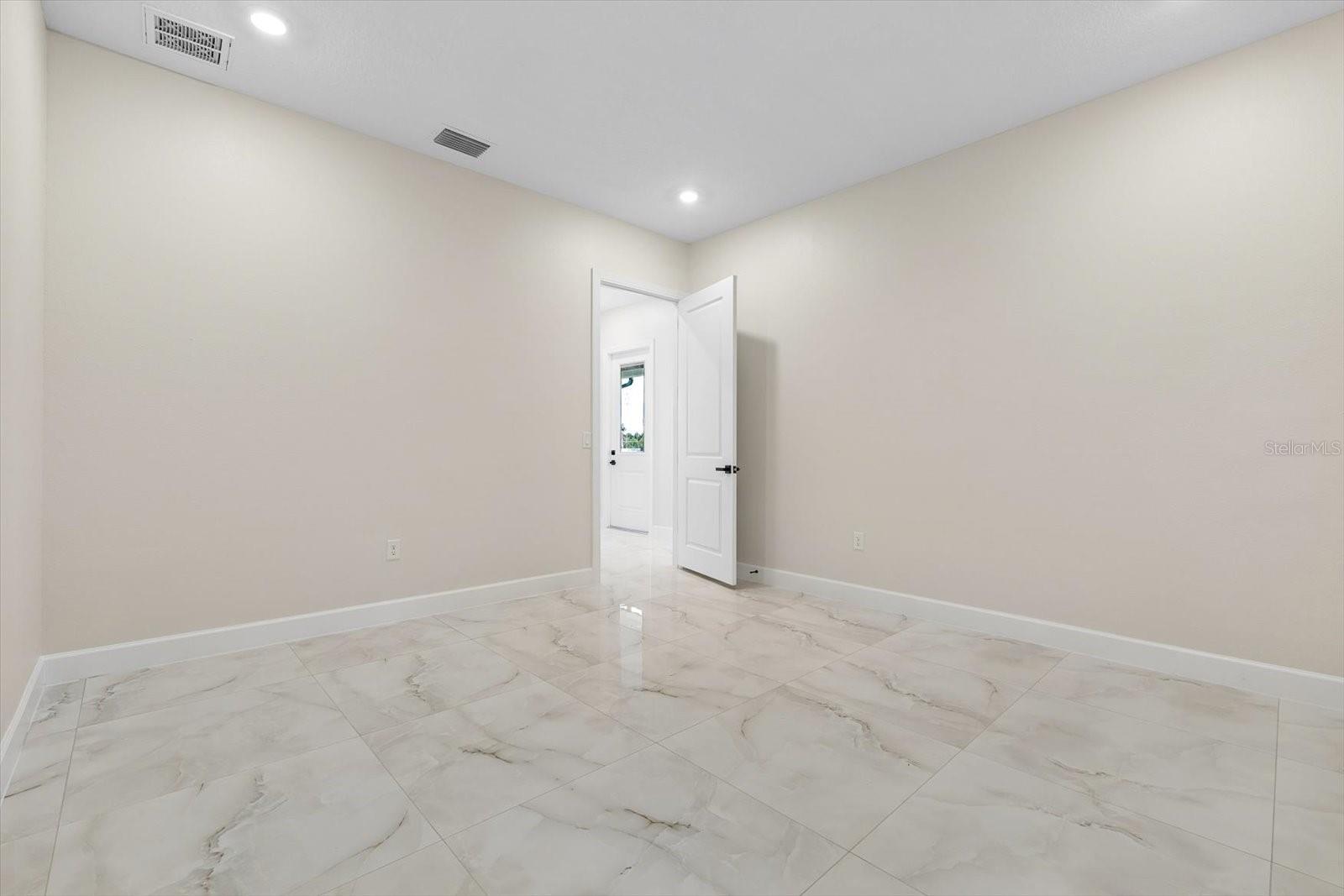 5302 Varn Rd Property Photo 23