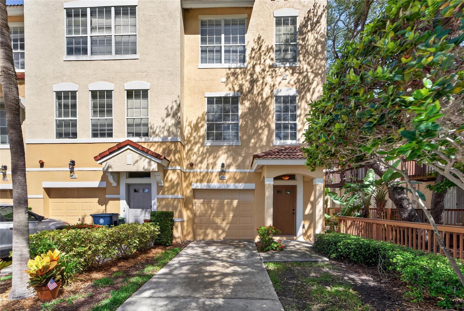 3186 BAYSHORE OAKS DR Property Photo 1