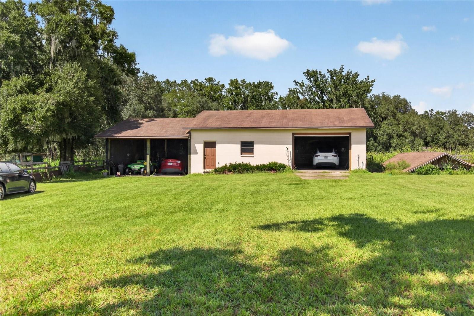 9229 Fort King Rd Property Photo 14