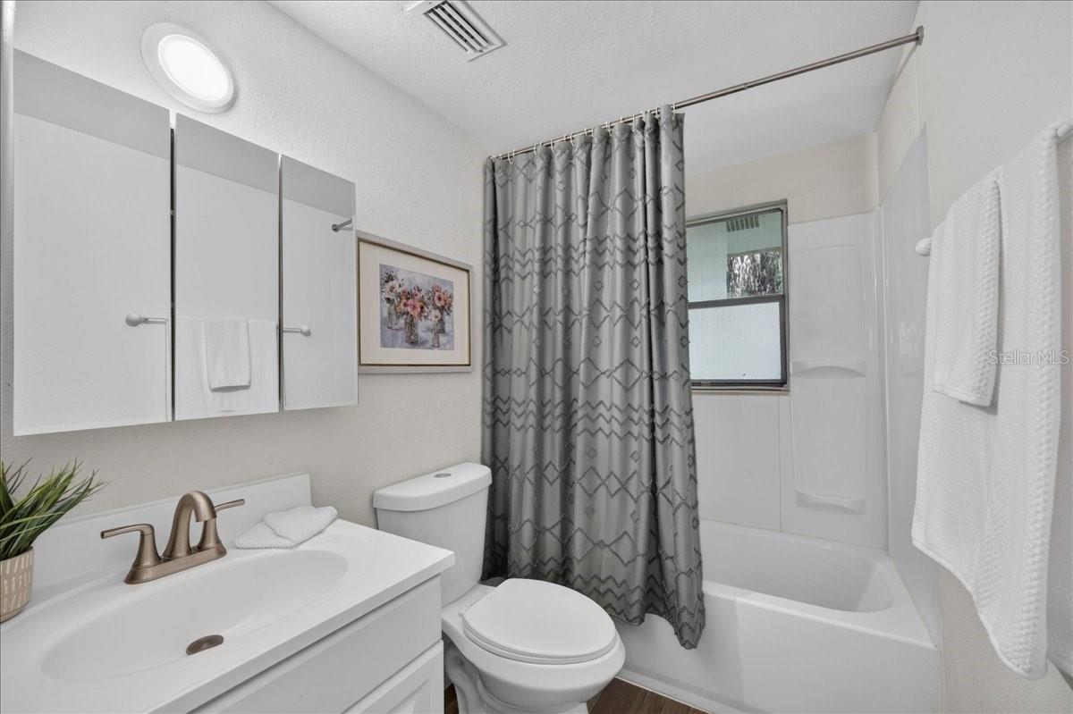 4417 River Dr Property Photo 26