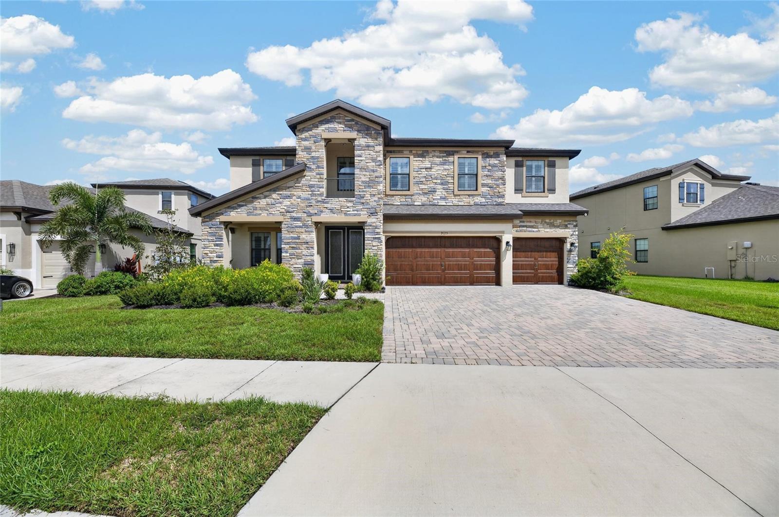 9125 Warm Springs Cir Property Photo 3