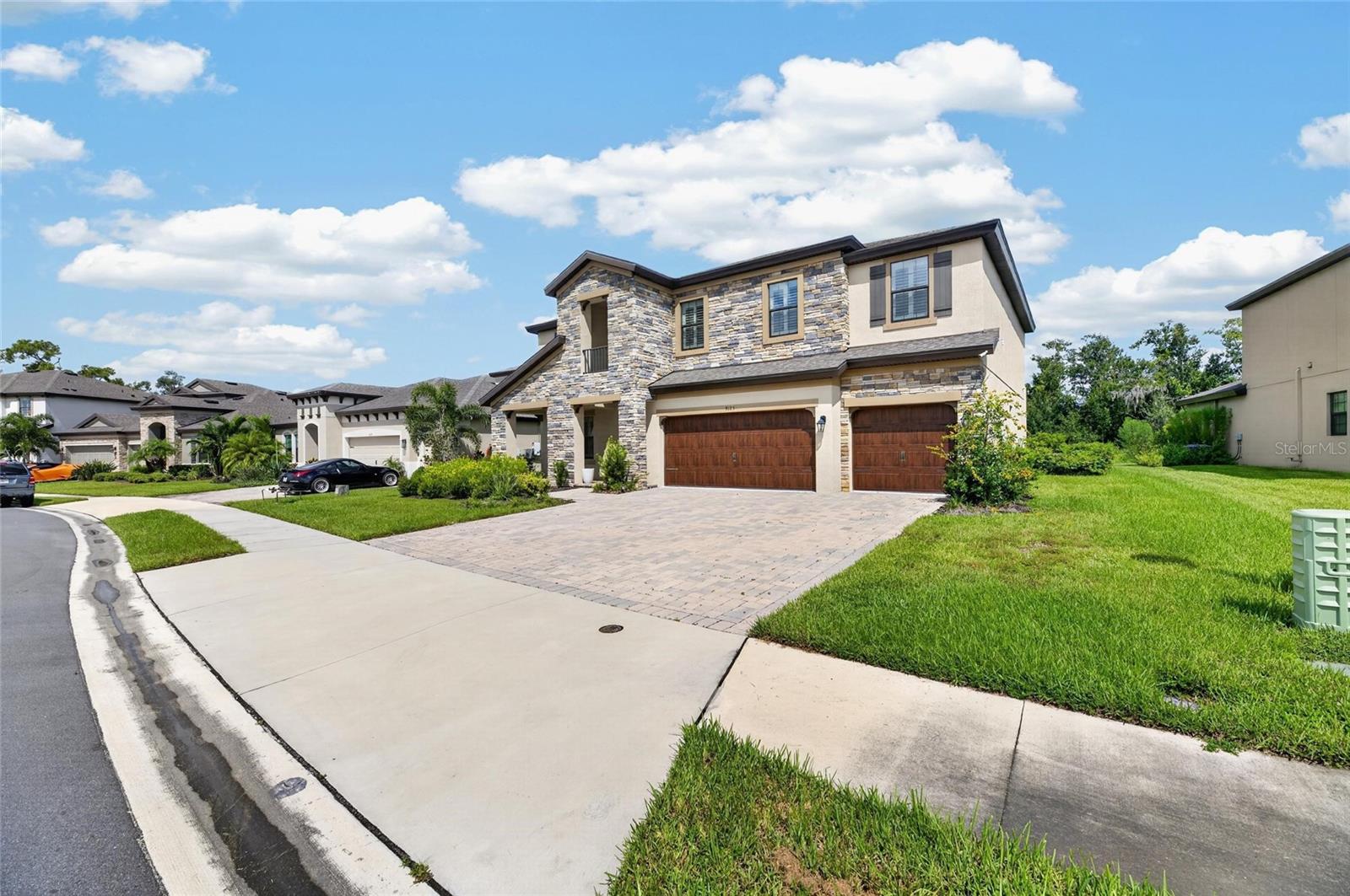 9125 Warm Springs Cir Property Photo 4