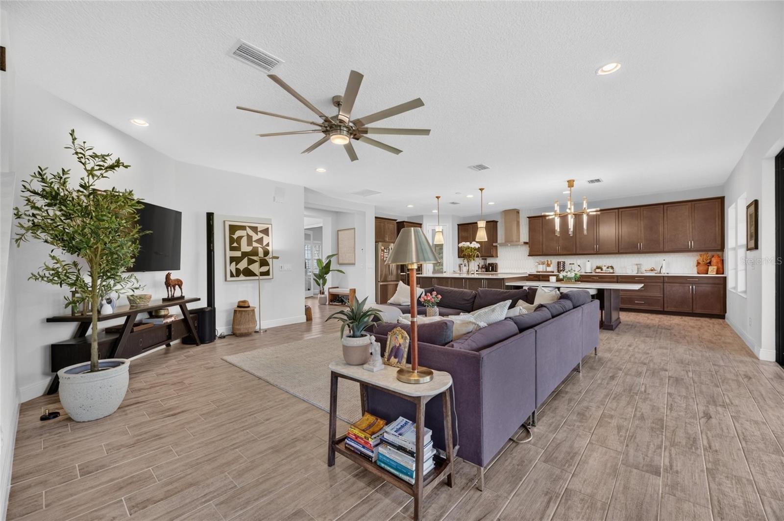 9125 Warm Springs Cir Property Photo 16