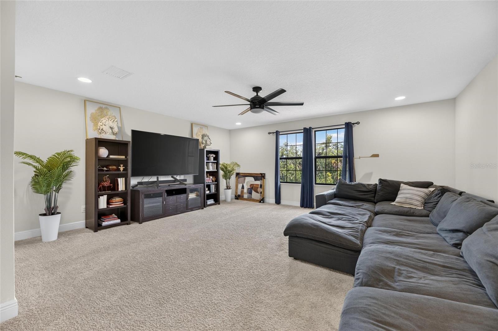 9125 Warm Springs Cir Property Photo 24