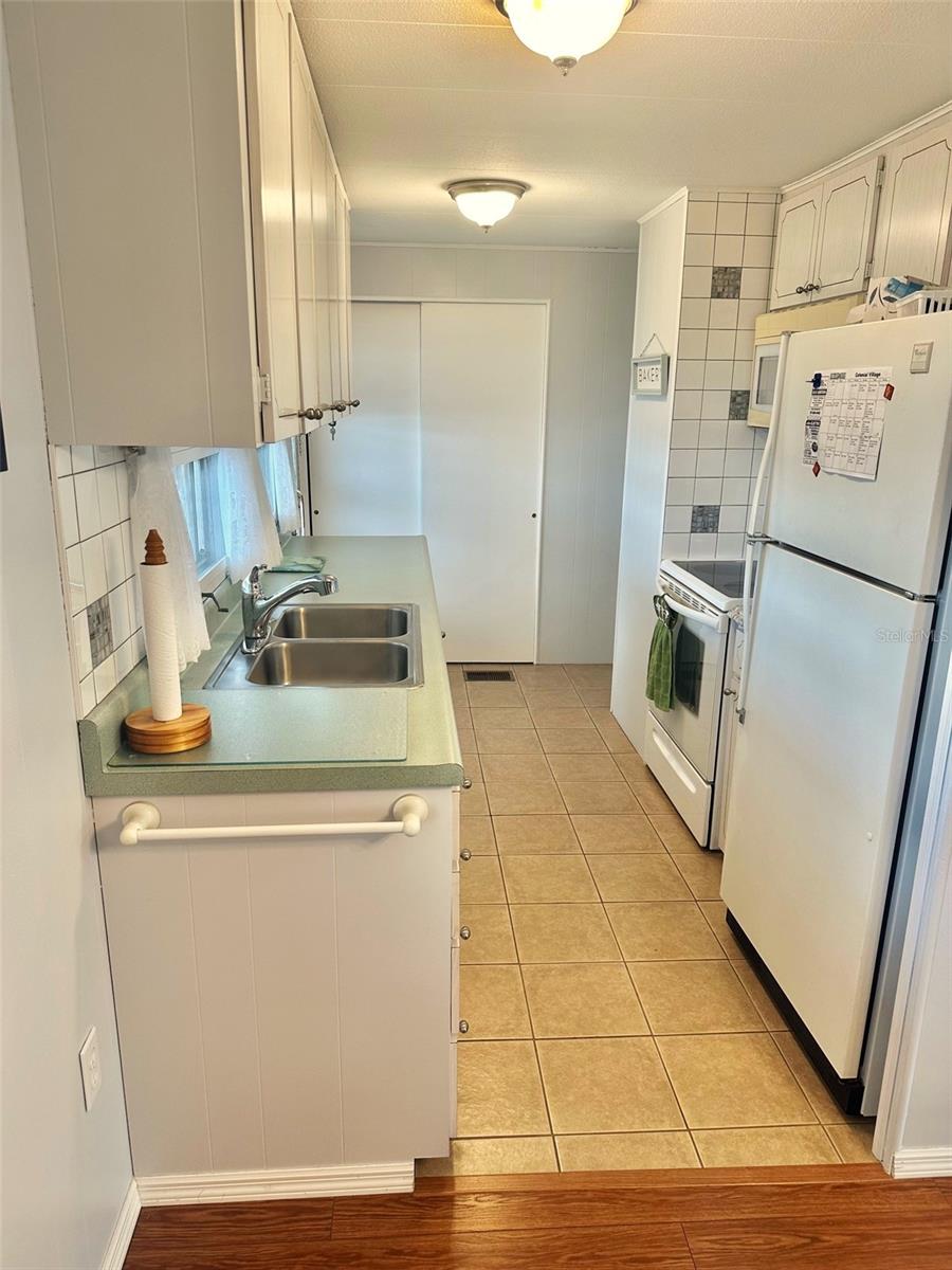 2000 E Bay Dr #102 Property Photo 13