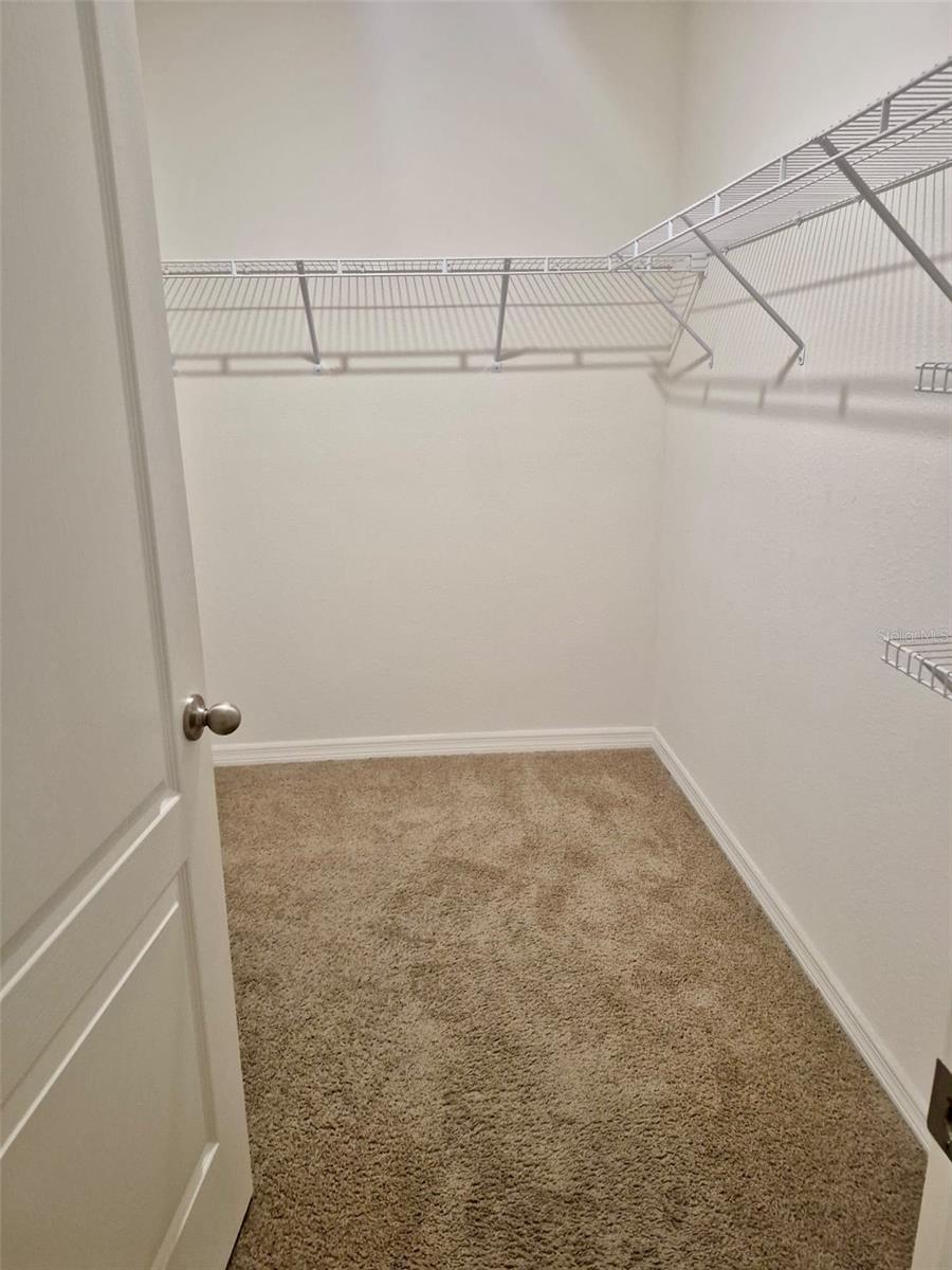 751 Grove St Property Photo 9
