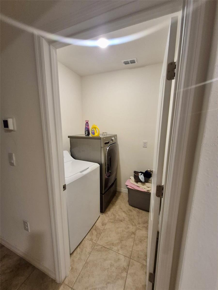 751 Grove St Property Photo 21