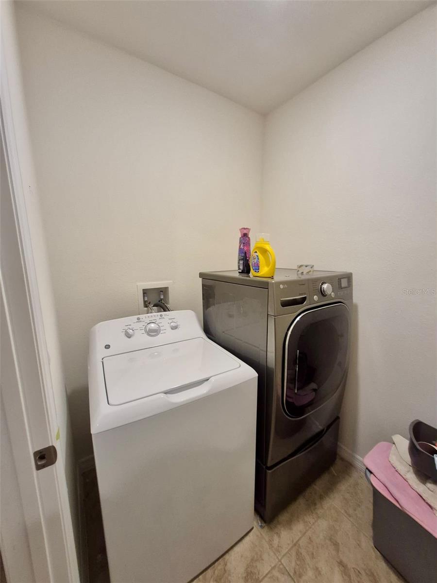 751 Grove St Property Photo 22