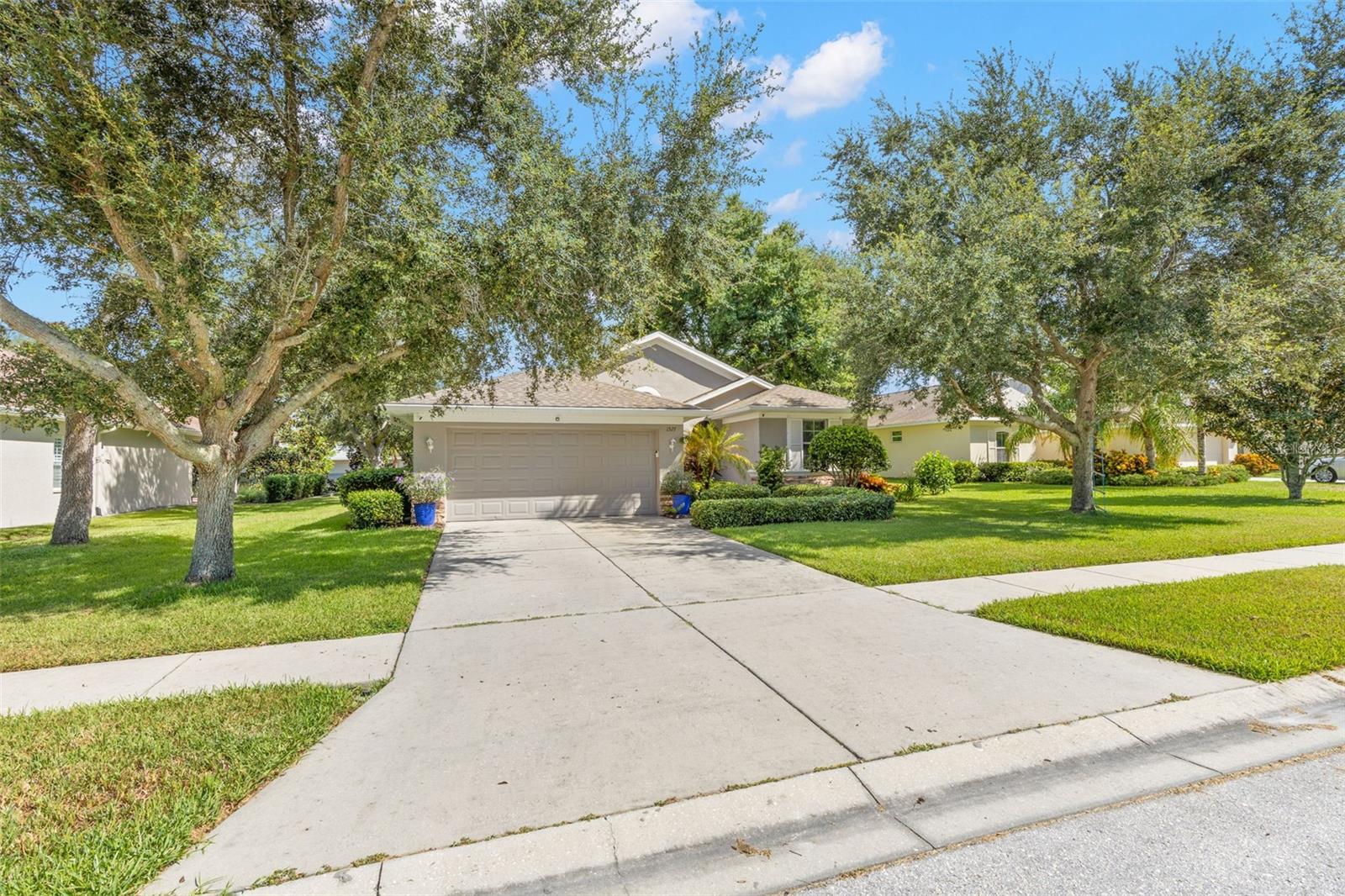 1527 River Ct Property Photo 3