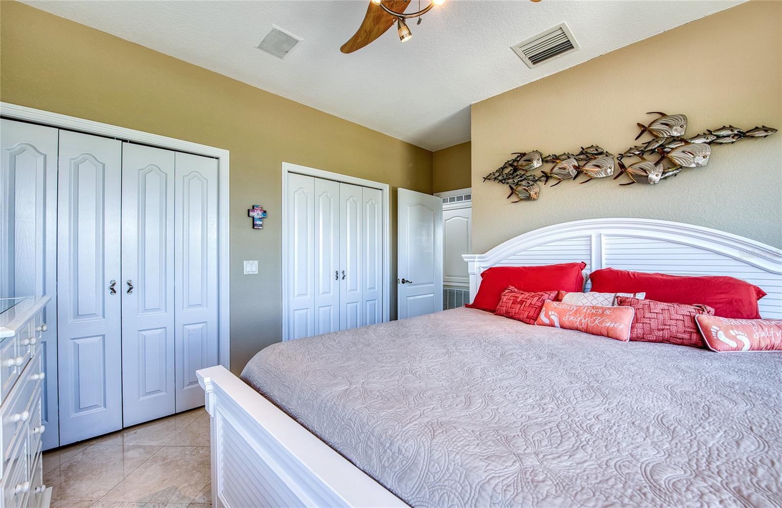 103 Royal Ct Property Photo 59