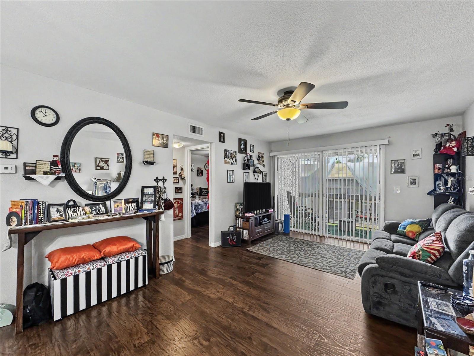 6328 Newtown Cir #b4 Property Photo 8