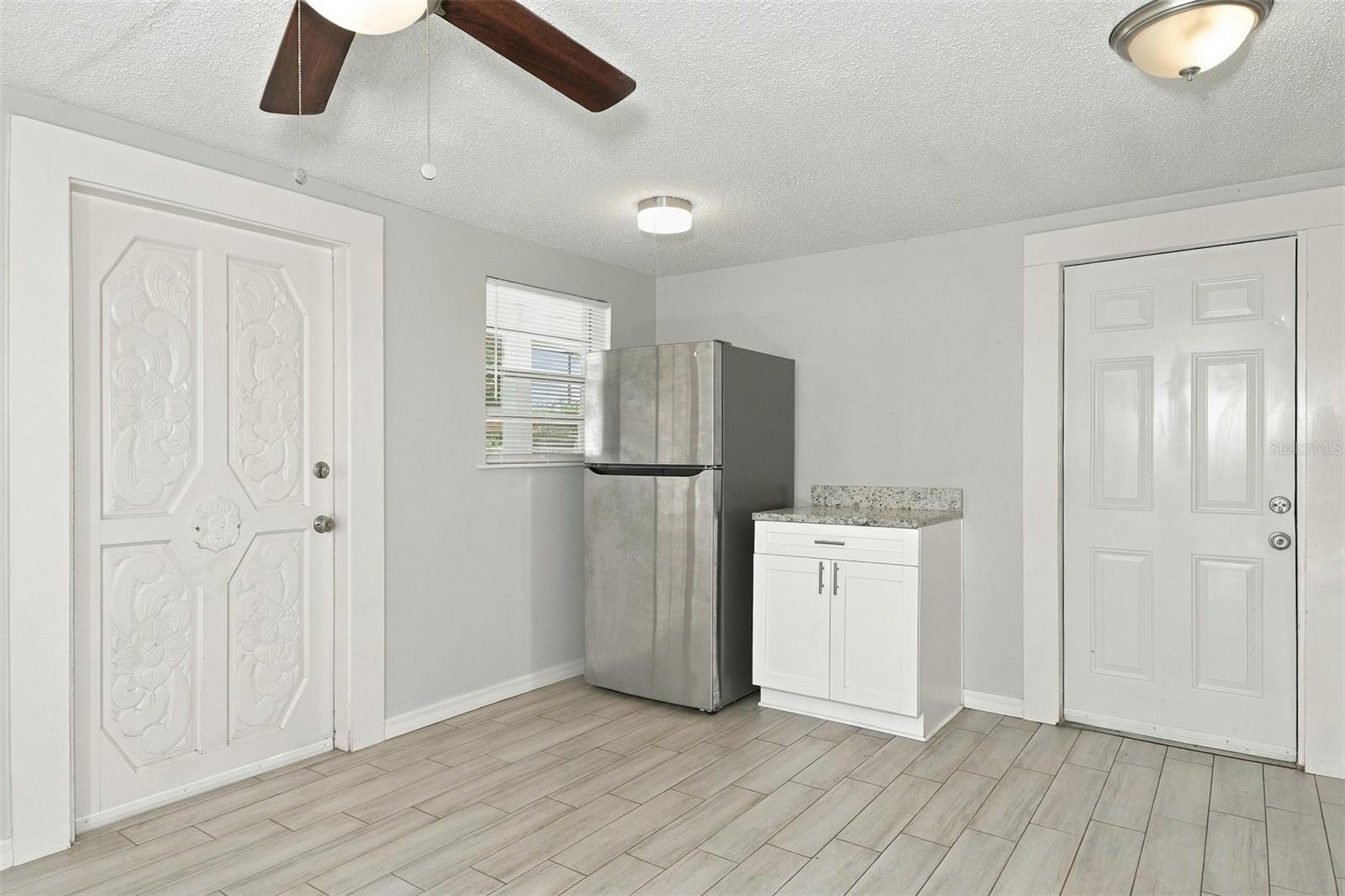 206 4th Jpv St Property Photo 6