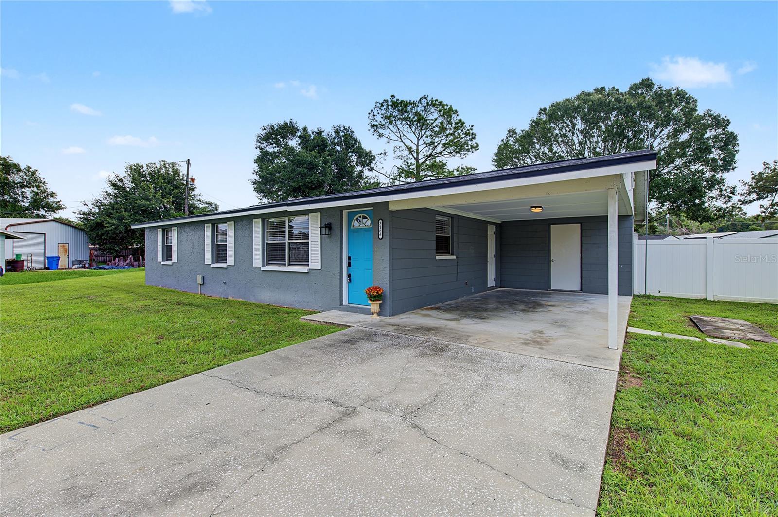 3106 Acacia St Property Photo 3