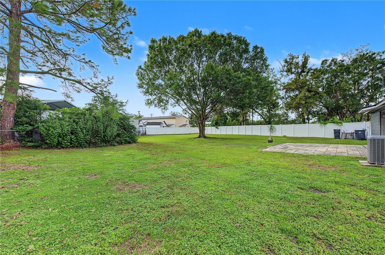3106 Acacia St Property Photo 5