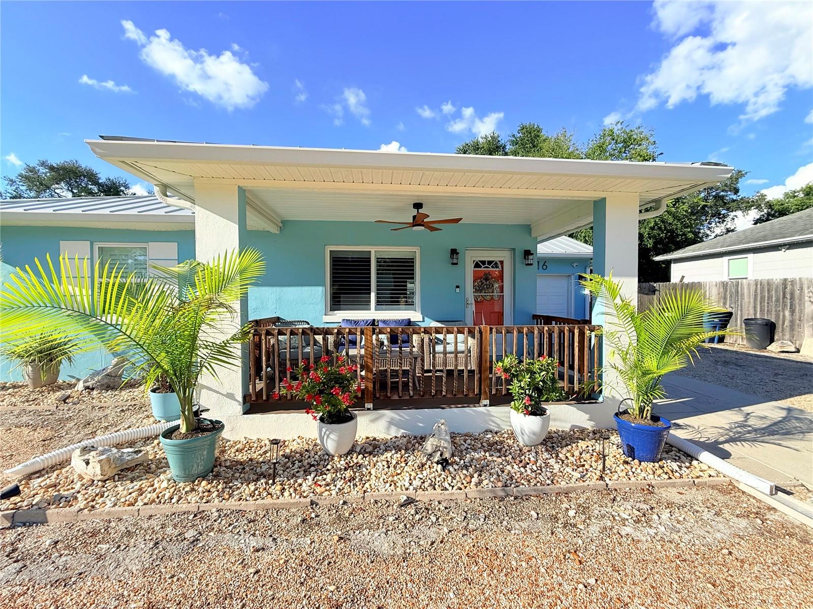 1216 Sheridan Rd Property Photo 3