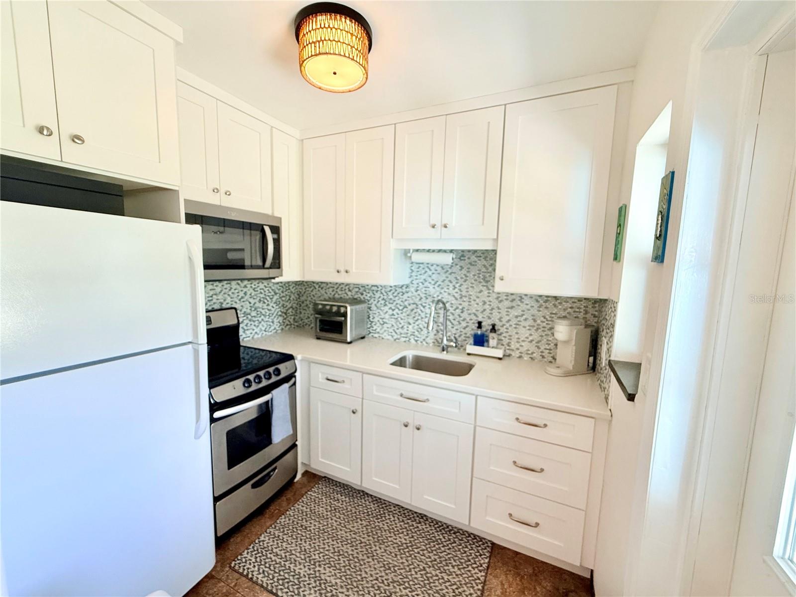 1216 Sheridan Rd Property Photo 10