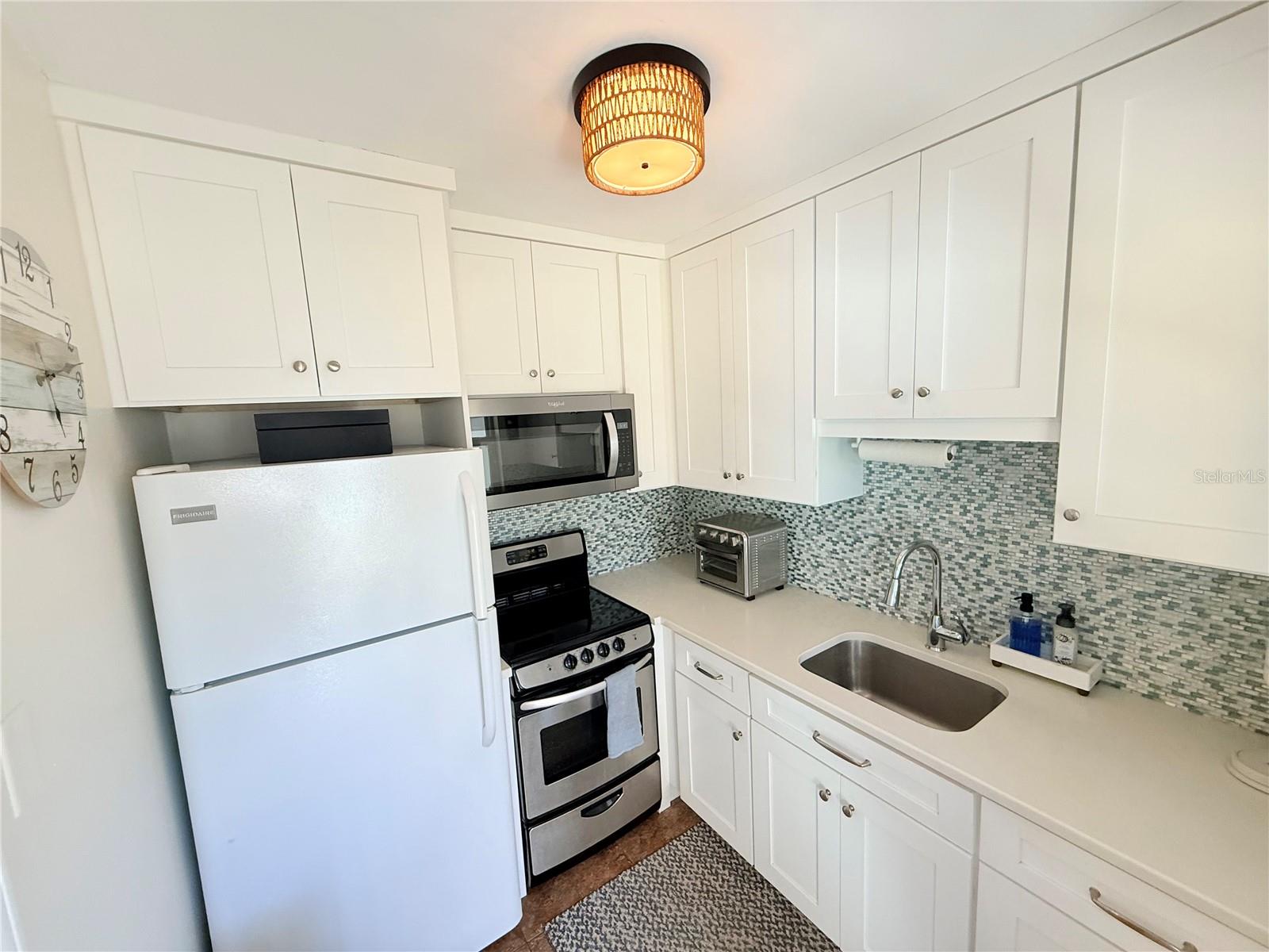1216 Sheridan Rd Property Photo 11