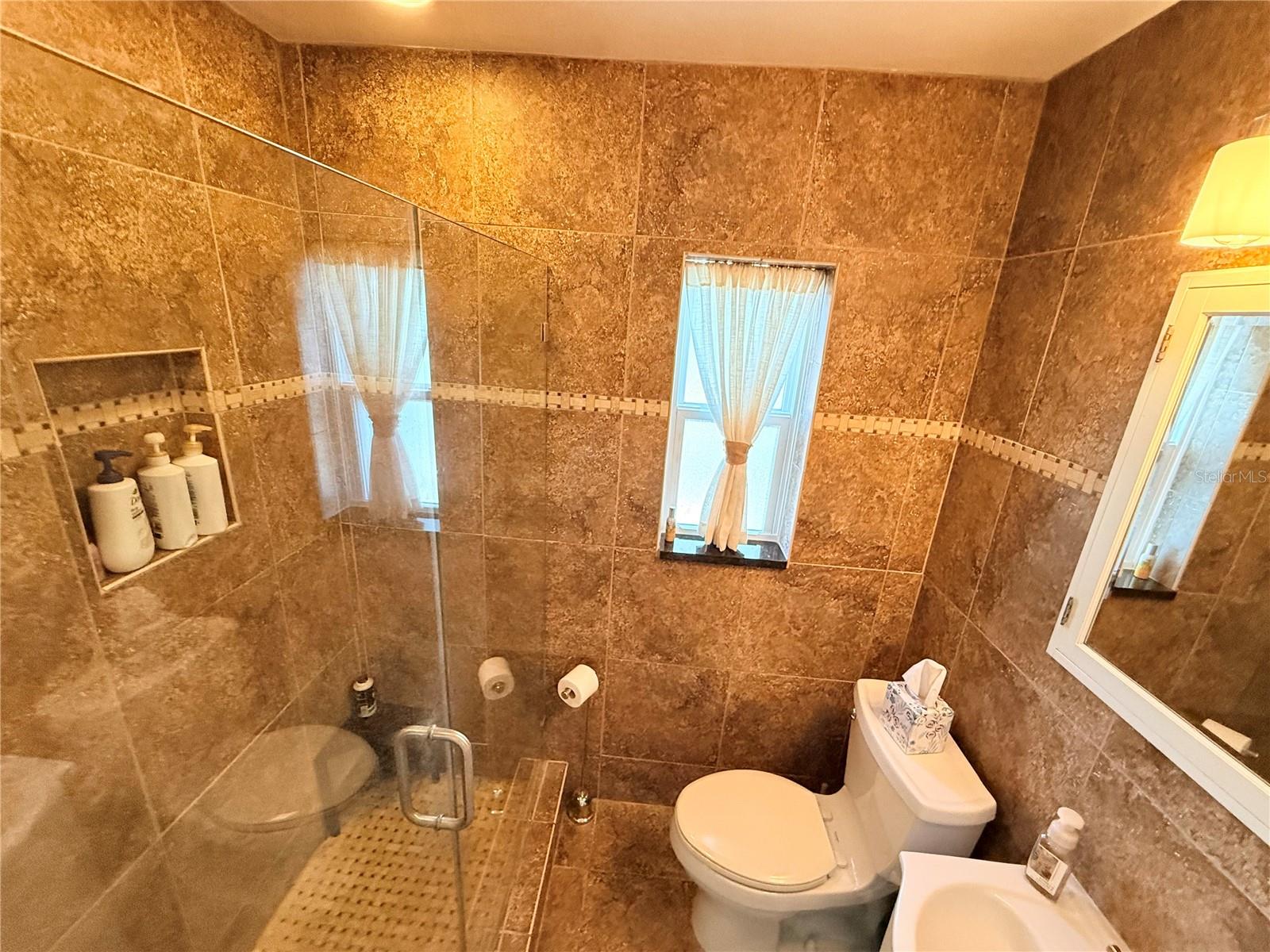 1216 Sheridan Rd Property Photo 14