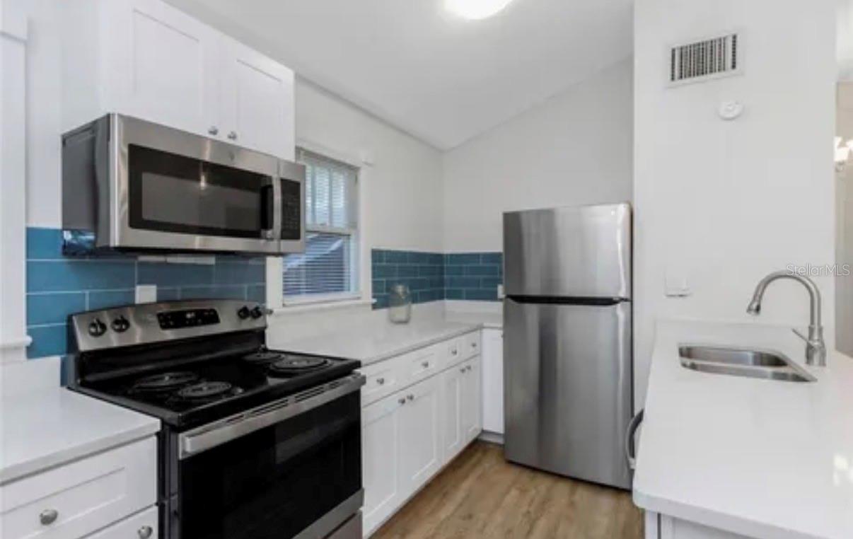210 E Plymouth St #b Property Photo 7