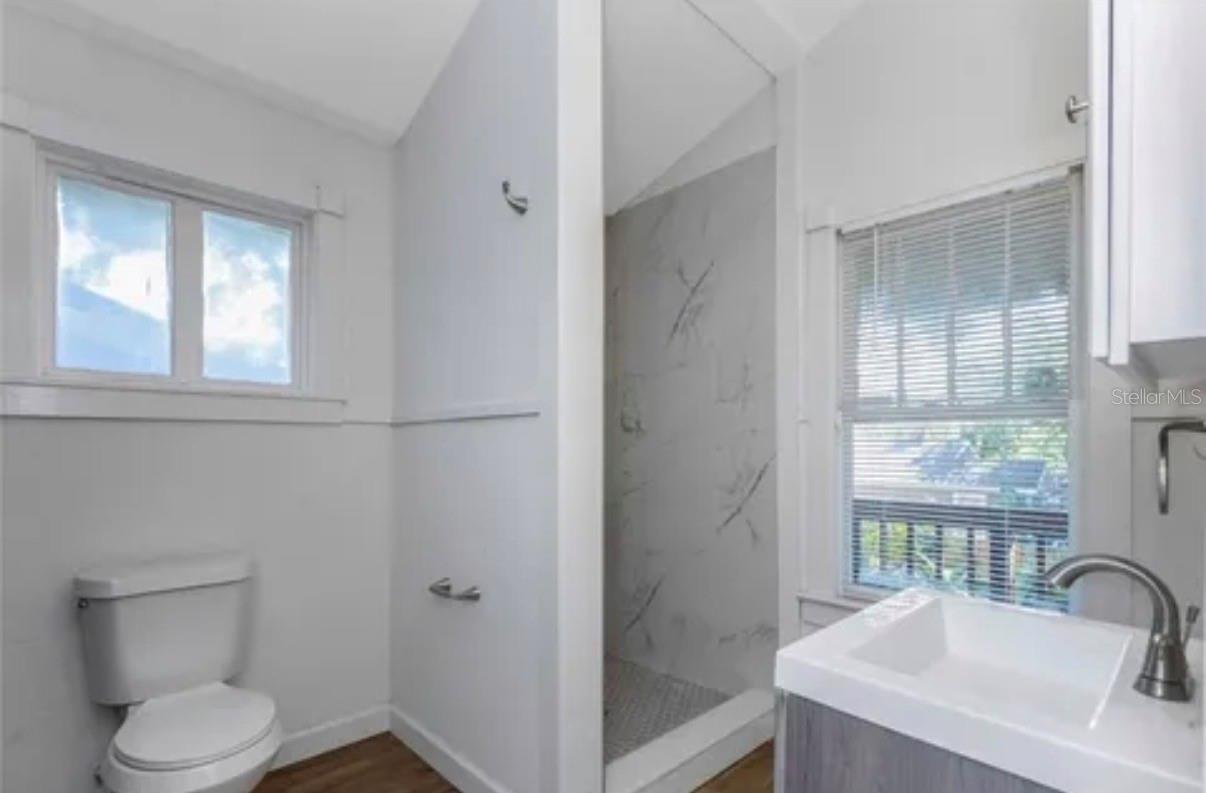 210 E Plymouth St #b Property Photo 10