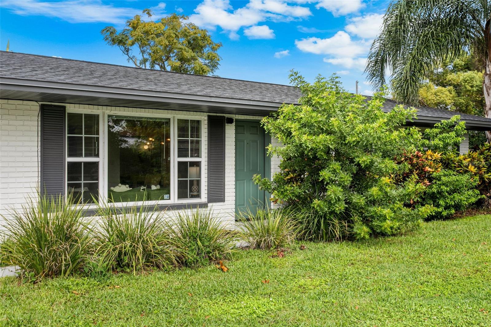 412 Deville Dr E Property Photo 4