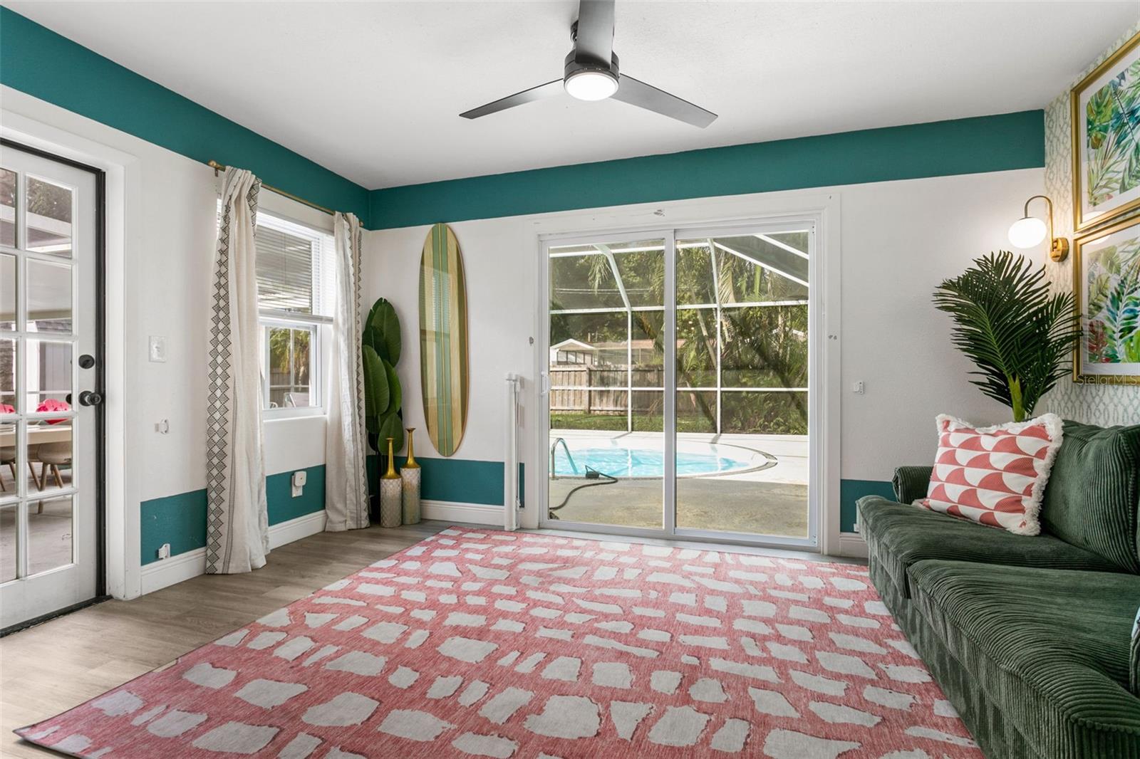 412 Deville Dr E Property Photo 6
