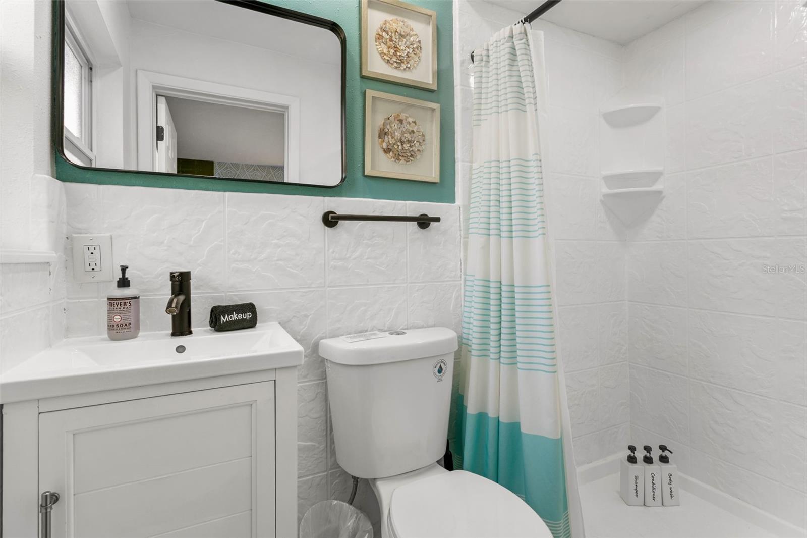 412 Deville Dr E Property Photo 22