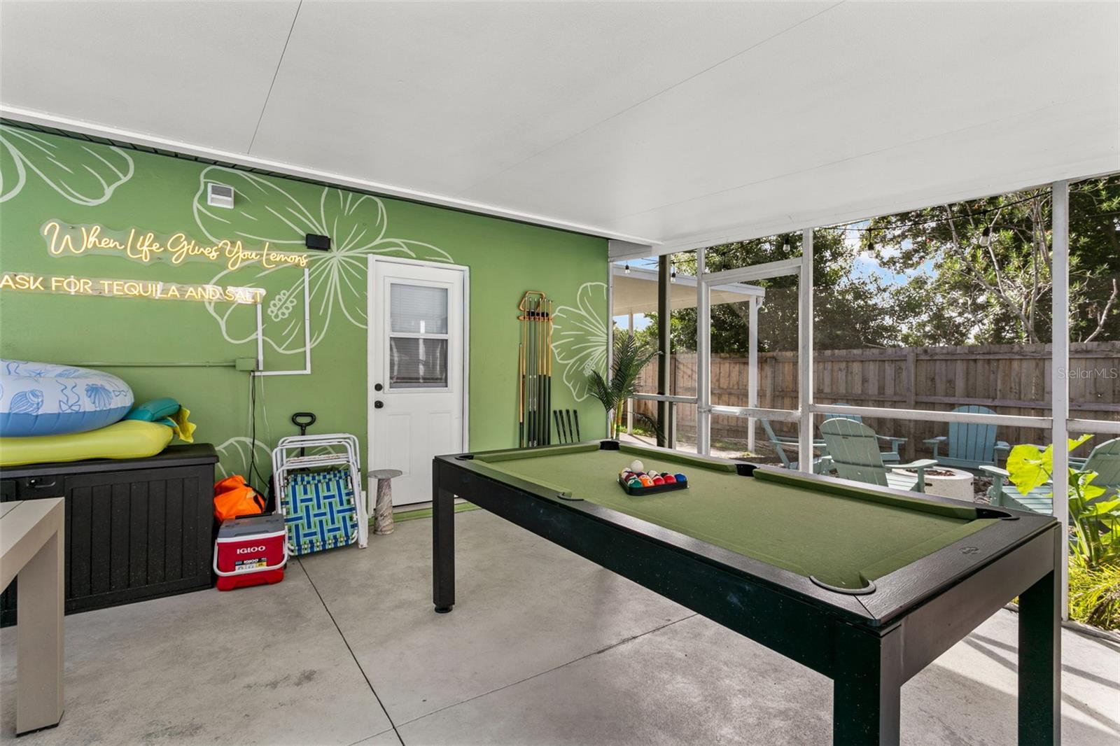 412 Deville Dr E Property Photo 25