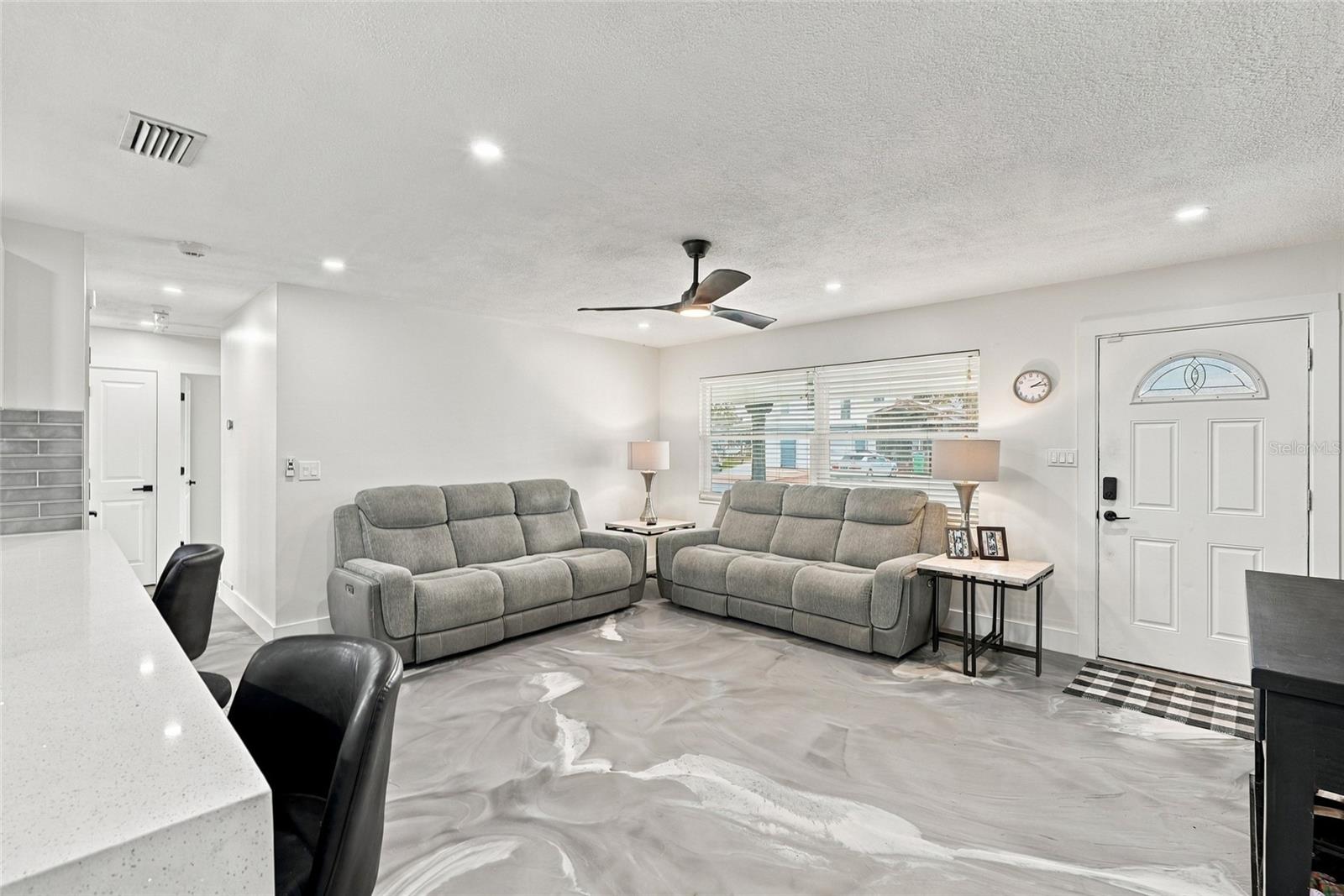 10259 Naranja St Property Photo 6