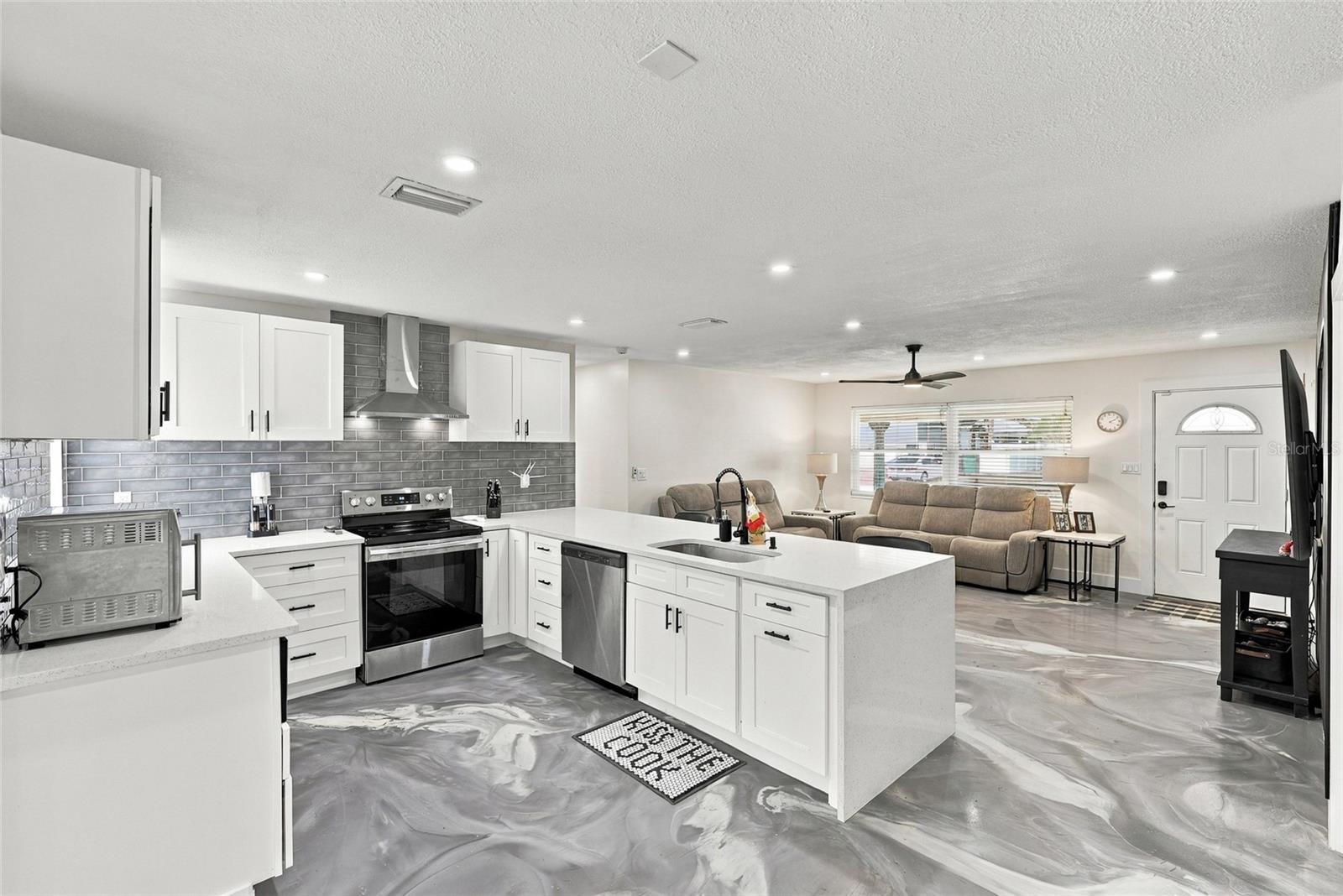 10259 Naranja St Property Photo 11